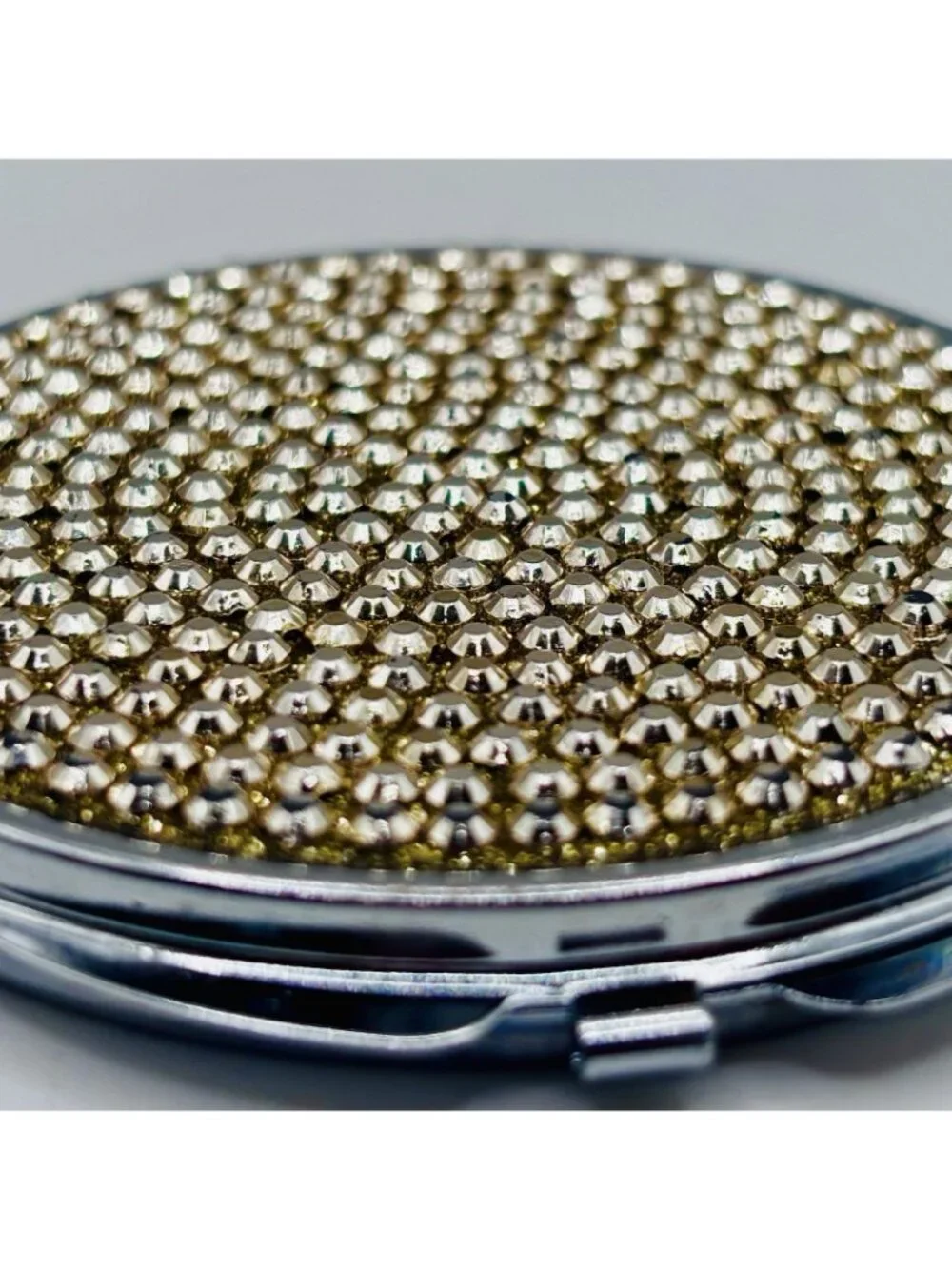 Vtg. Rhinestone Jeweled Silver Tone Compact Dual Mirrored Vanity Makeup 2.75x3in
